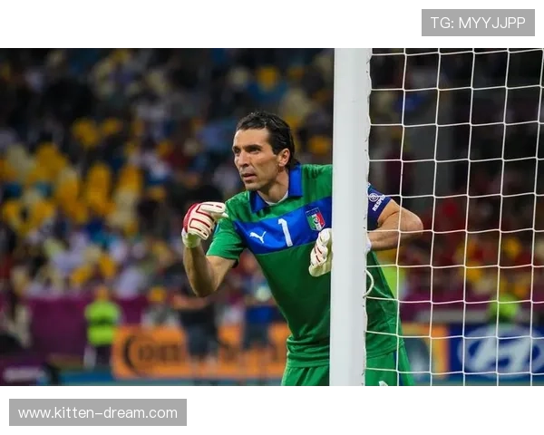 最自信的足球明星如何在赛场上展现个人魅力与领导力 最自信的足球明星如何在赛场上展现个人魅力与领导力