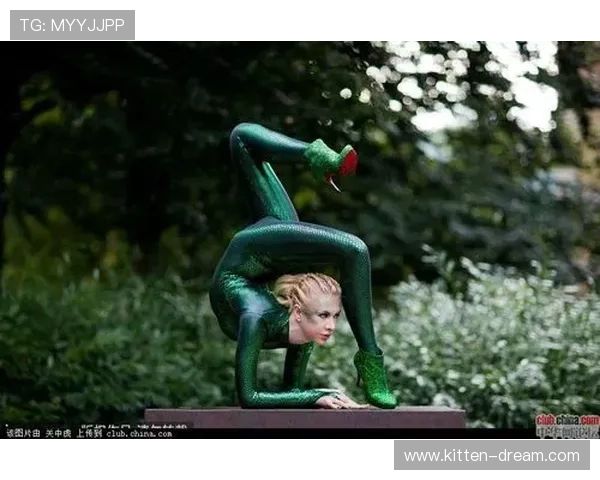 足球明星挑战极限运动跳远视频展现惊人弹跳力与运动魅力 足球明星挑战极限运动跳远视频展现惊人弹跳力与运动魅力